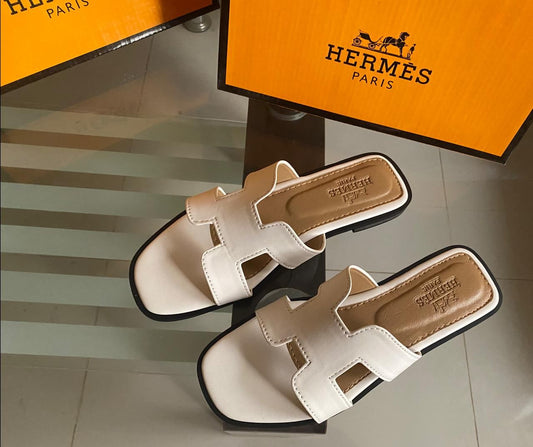 Hermes Flat white