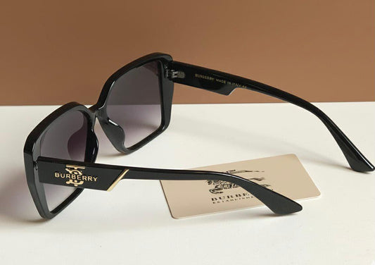 BURBERRY Sunglasses