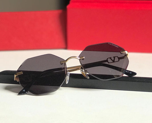 VALENTINO Sunglasses