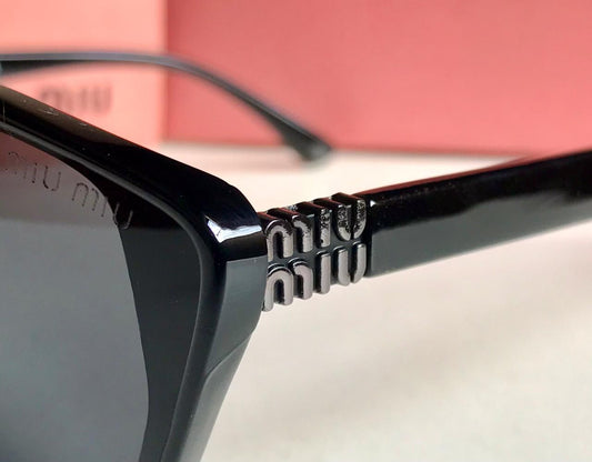 MIUMIU Sunglasses